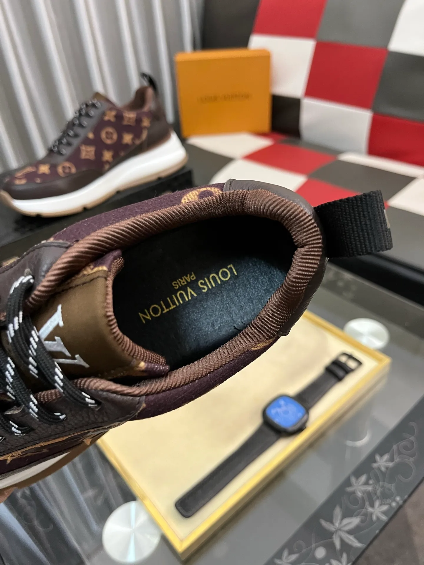 Men's shoes 💰: 438⌚️⌚️[LOUIS VUITTON] Same style as Louis Vuitton* official website🚹Men's high-top casual shoes❤️Same style as popular celebrities ~ best-selling at home and abroad Lv focuses on the checkerboard series...Imported first-layer cowhide with special fabrics➕Full sheepskin lining➕Brand-specific hollow outsole💎Number of codes: 38-443️⃣Colors available